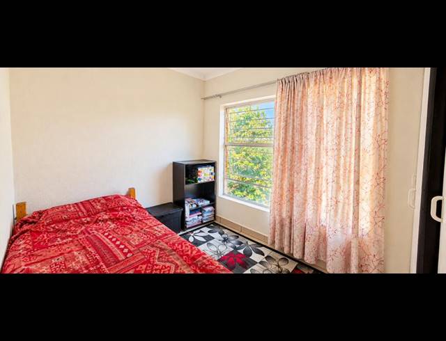 3 BEDROOM TOWNHOUSE FOR SALE IN HEUWELSIG ESTATE